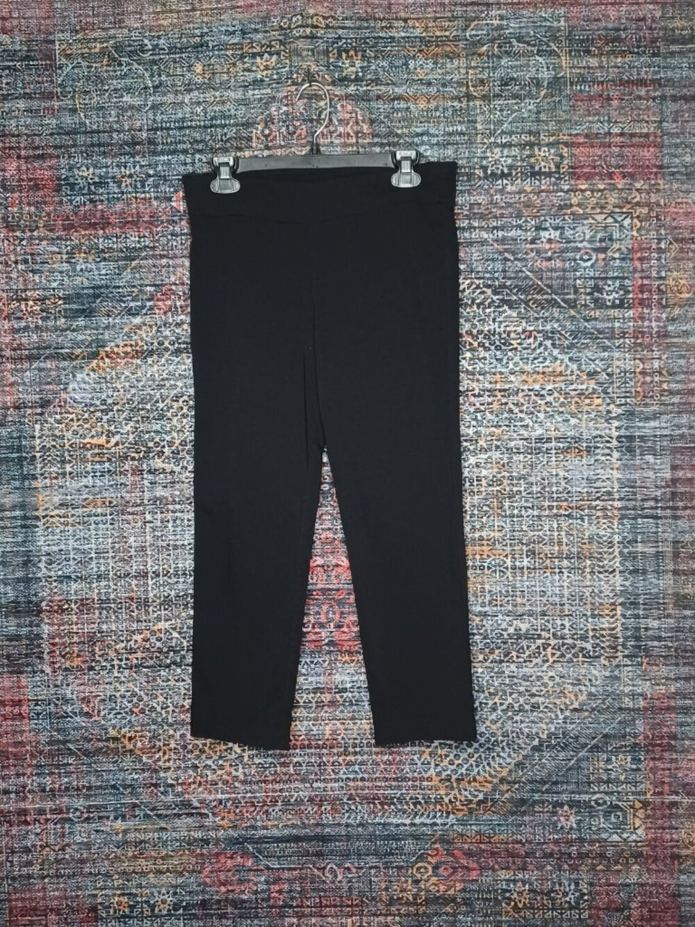 Margaret M womens solid black capri leggings MP